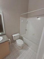 Building Photo - 260 Crestwood Cir