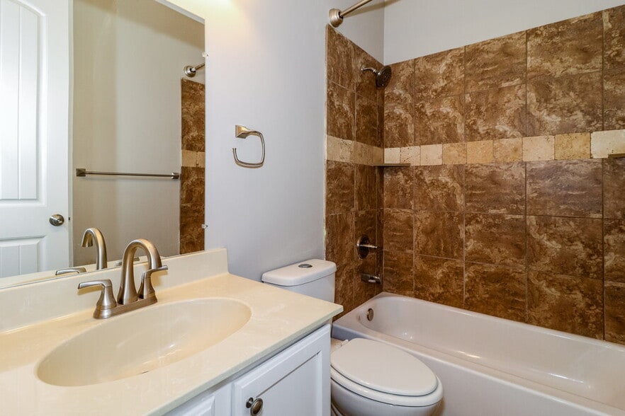 Building Photo - 1386 Sawmill Creek Ln