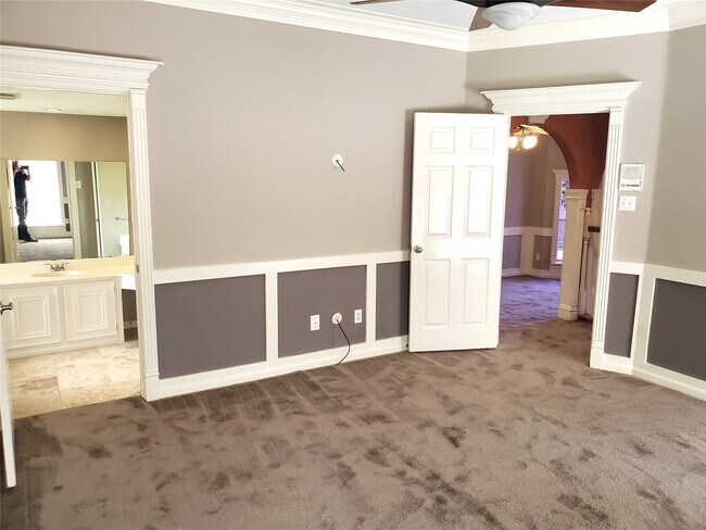 Building Photo - 3751 Pine Cone Trail