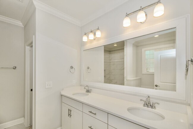 Building Photo - Beautiful Home in Wilmington - $200 Off First Month Rent (If Approved)