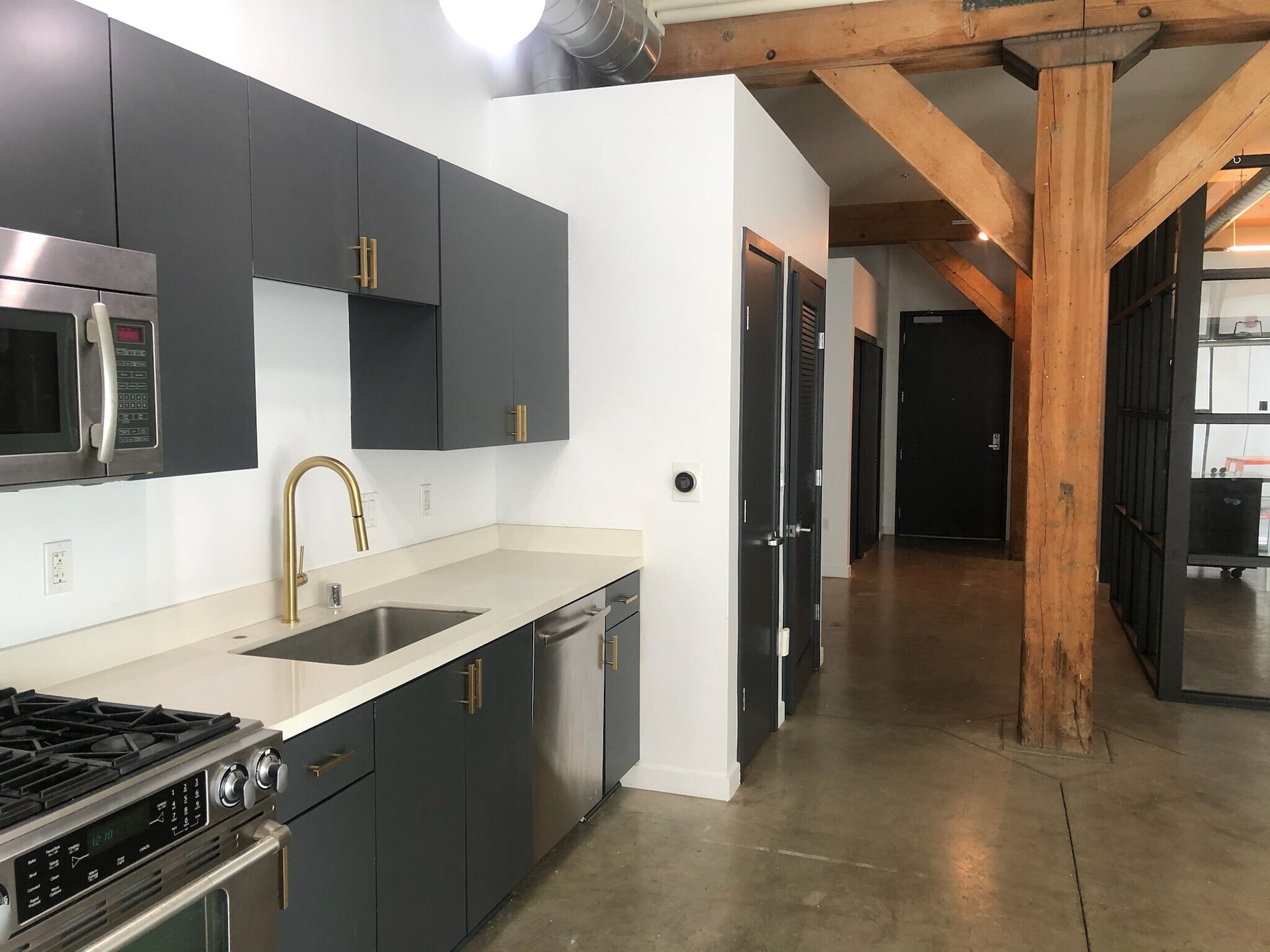Building Photo - 527 Molino St