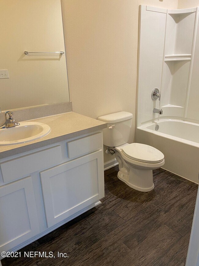 Building Photo - 211 Scotch Pebble Dr