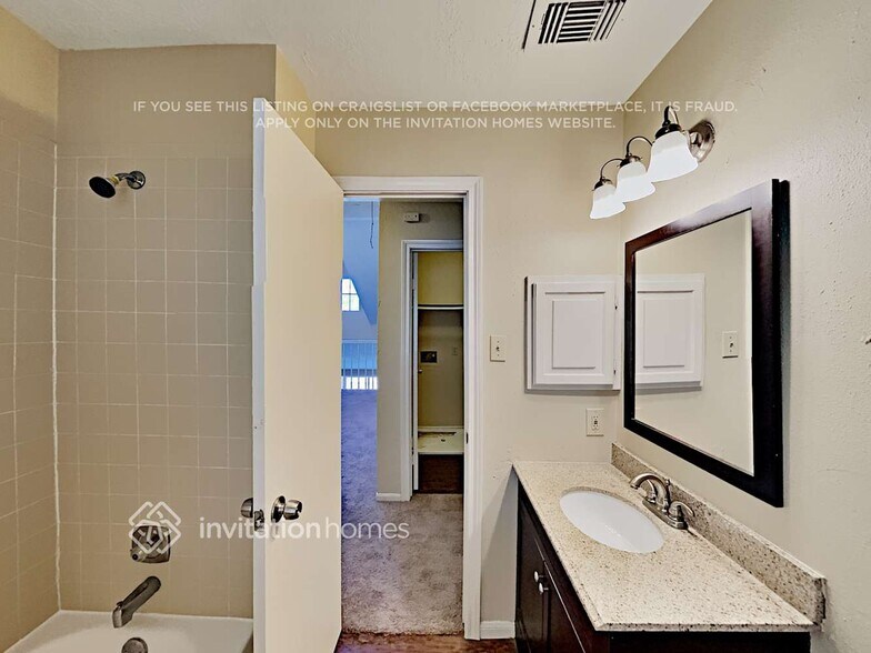 Building Photo - 12902 Skymeadow Dr