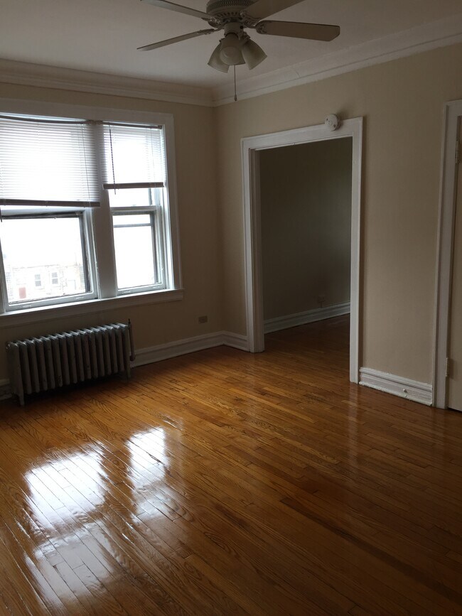 Primary Photo - 419 Linden Ave