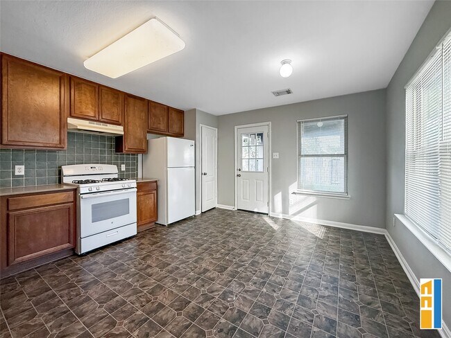Building Photo - 29566 N Legends Bend Dr