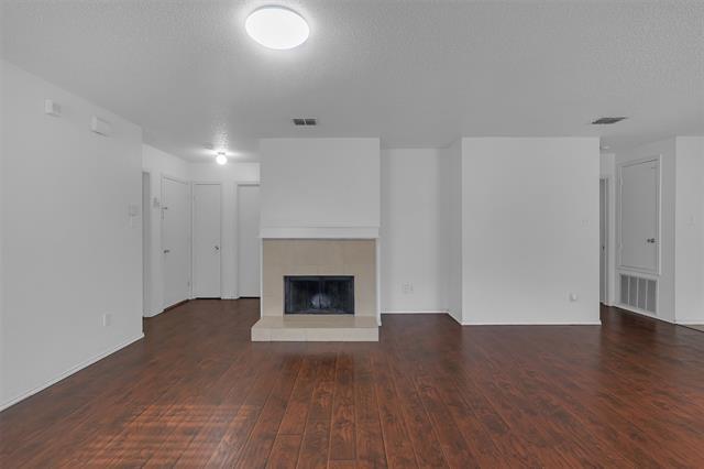 Building Photo - 4001 Country Ln