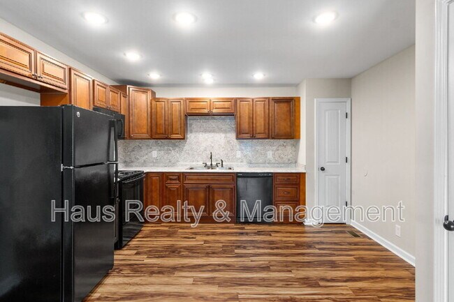 Building Photo - 1709 Evans Rd