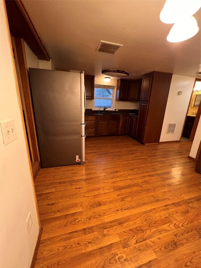 Building Photo - 6 Farmingdale Ln