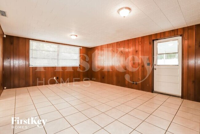 Building Photo - 5860 Cedar St NE