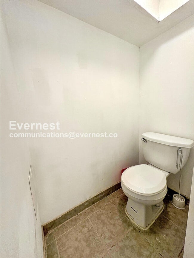 Building Photo - 5215 Muth Ave