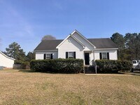 Building Photo - 3 bedroom 2 bath single family home. Fresh...