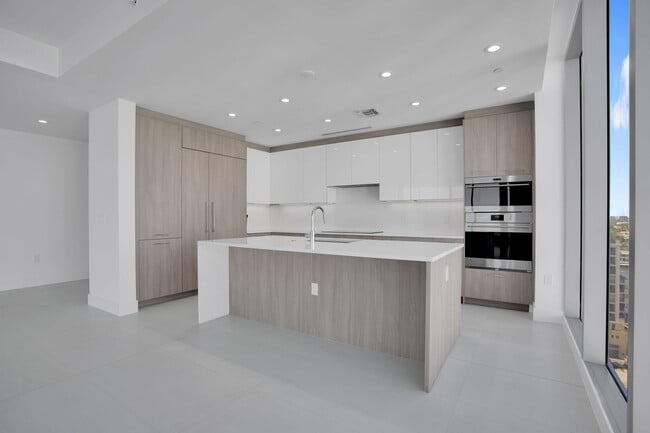 Building Photo - 151 N Seabreeze Blvd