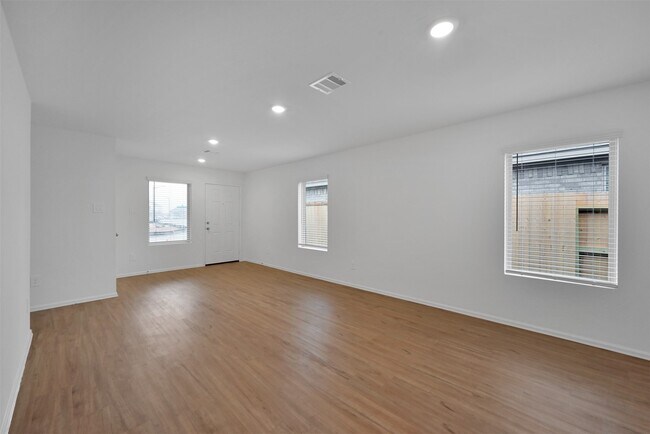 Building Photo - 533 Brook Terrance Ln