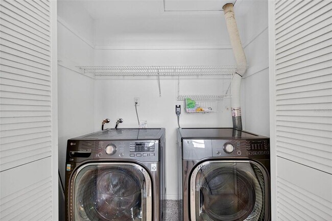 Building Photo - 4300 50th Pl S