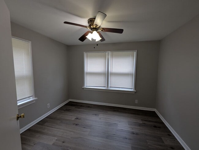 Building Photo - 1936 Alert Dr