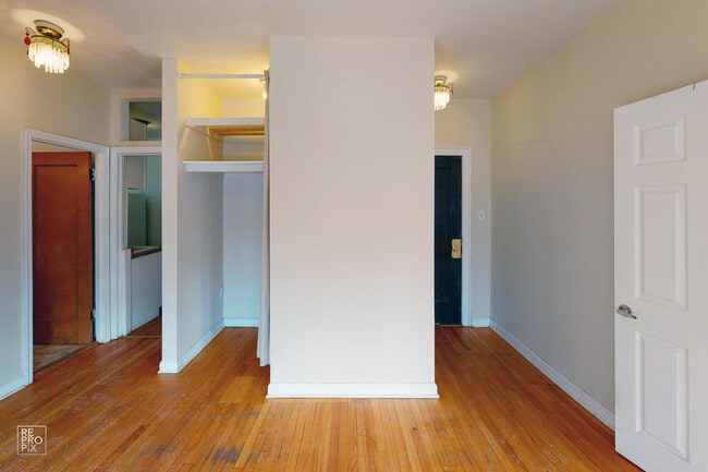 Building Photo - 1011 Hull Terrace