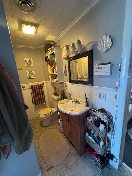 Bathroom - 9 Cross St