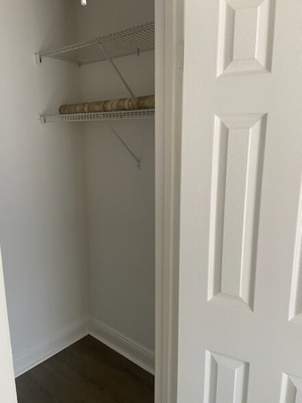 Building Photo - 125 Water Front Way