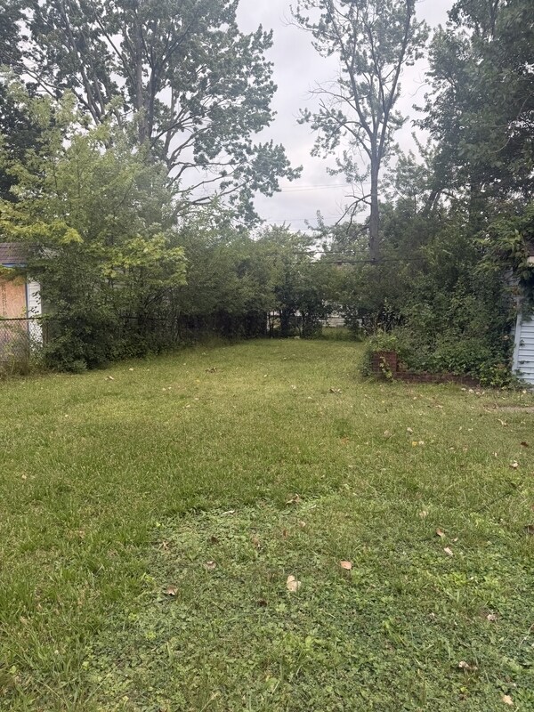 Building Photo - 16910 Lotus Dr