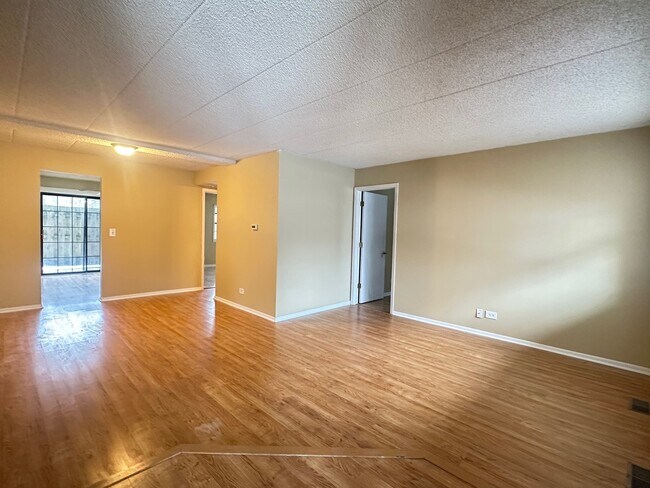 Building Photo - 1504 W Jefferson Ave