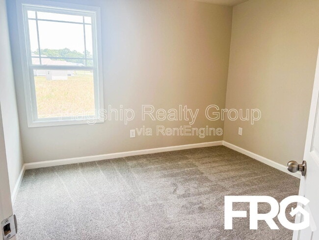 Building Photo - 102 Michael Thomas Pl