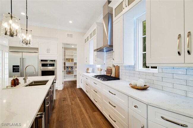 Building Photo - 18141 Via Portofino Way