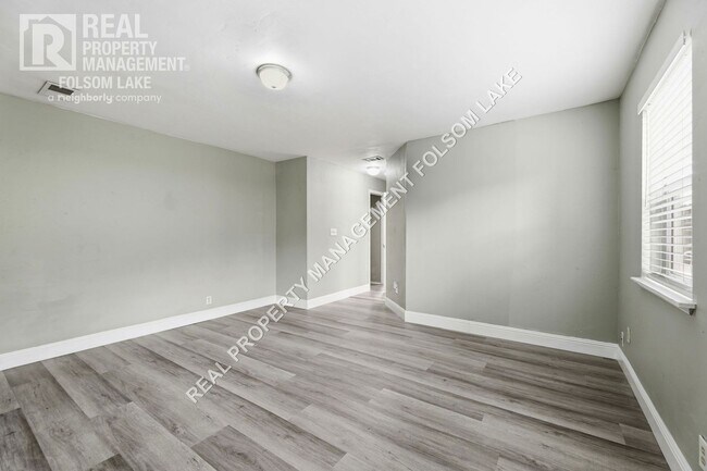 Building Photo - 619 Wales Dr