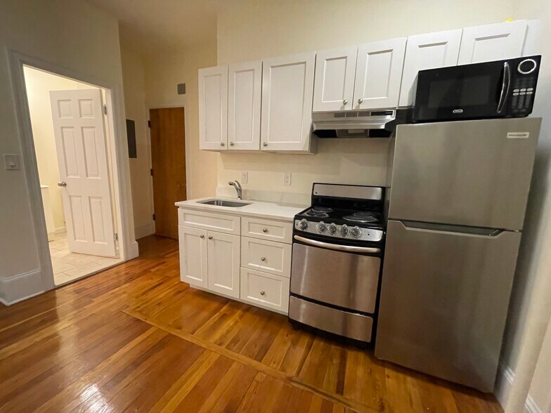 Building Photo - 11 Englewood Ave