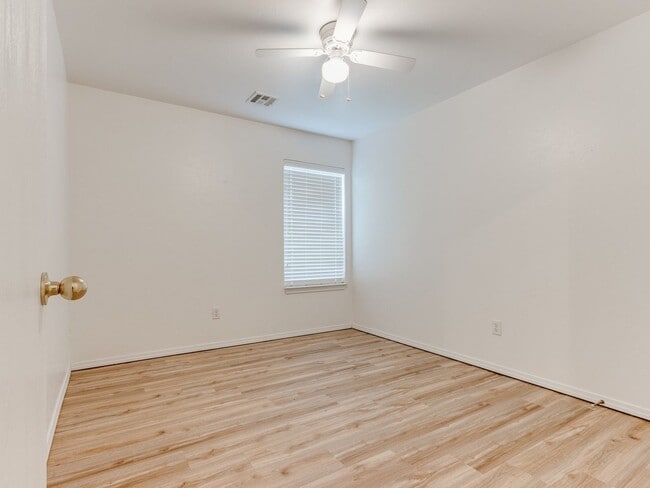 Building Photo - Charming 3 Bed, 2 Bath Home for Rent in Norman!