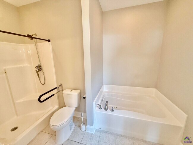 Building Photo - 634 Post Oak Way