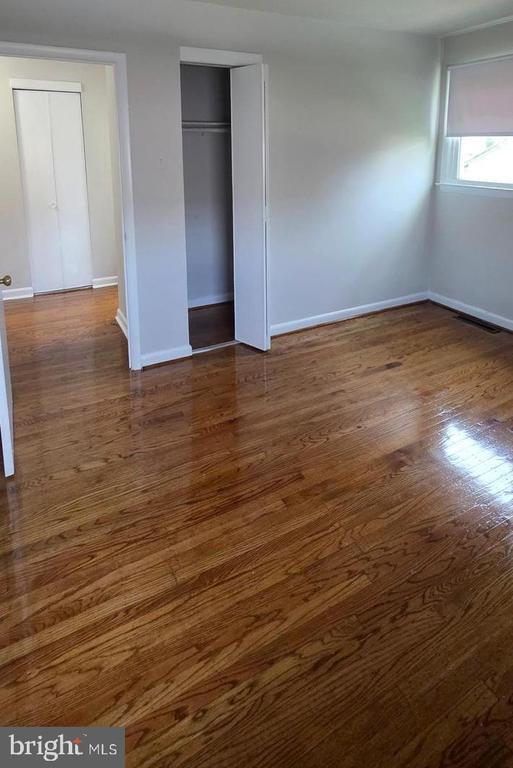 Building Photo - 5454 Burwood Ave