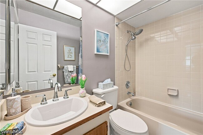 Building Photo - 13090 Cross Creek Ct