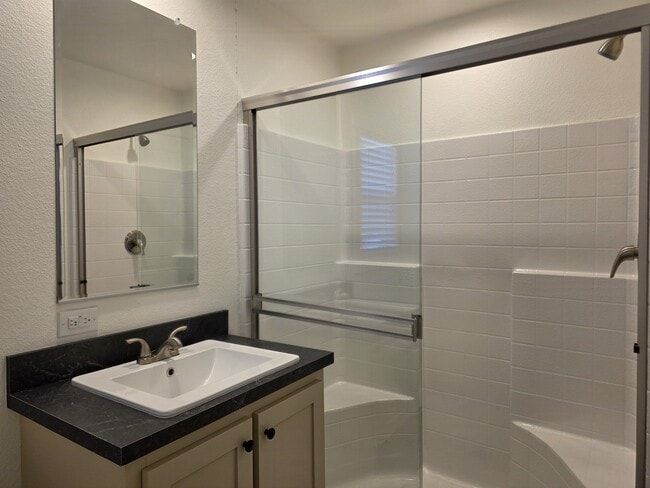 Building Photo - 8368 Ridge Dr