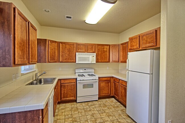 Building Photo - Updated Condo in North Reno