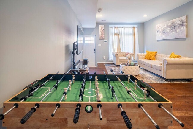 Building Photo - 2005 Cecil Ave