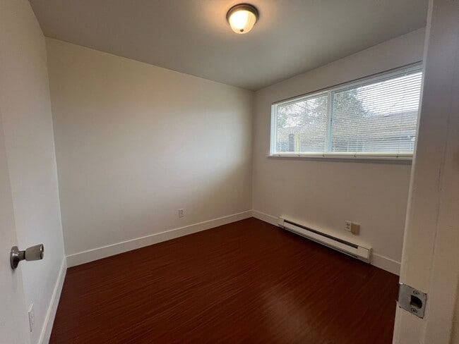 Building Photo - 3100 NE 16th St