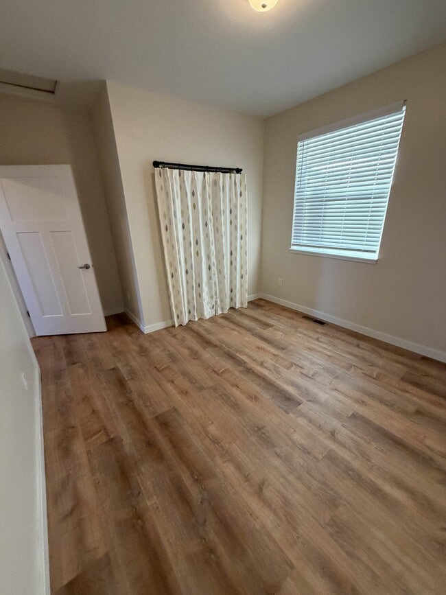 Building Photo - 4280 NE Alexander Way