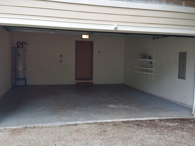 Building Photo - The amenities of an apartment community in...