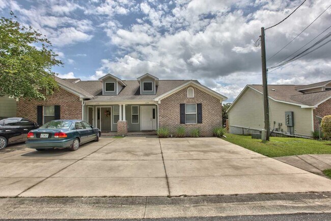 Building Photo - 1677 Quazar Rd