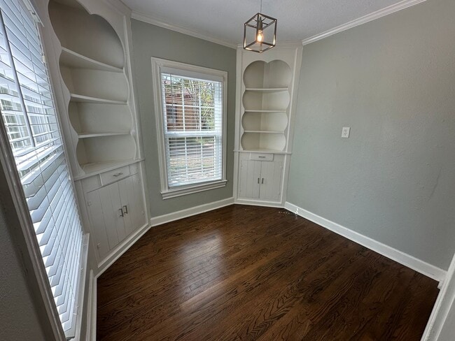 Building Photo - 514 E Charnwood St