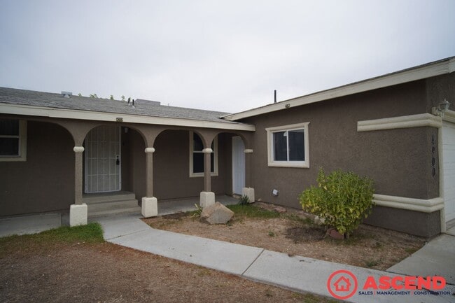 Building Photo - Lovely Home in East Bakersfield!