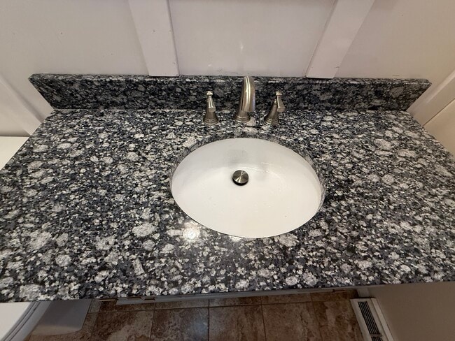 Building Photo - 5235 Long Ave