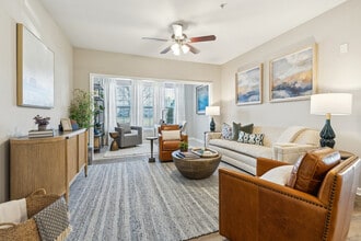 Building Photo - Vinings at Spanish Fort