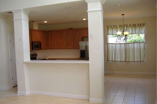 Building Photo - GREAT SPACIOUS 2 STORY HOME IN AVALON PARK in EAST ORLANDO