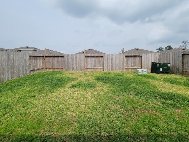 Building Photo - 5723 Sycamore Glen Dr