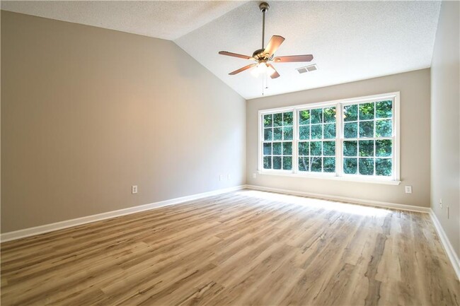 Building Photo - 340 Avebury Ct