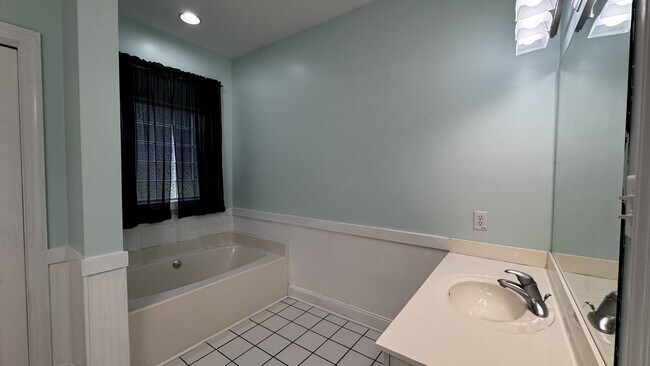 Building Photo - 441 Candlewood Dr