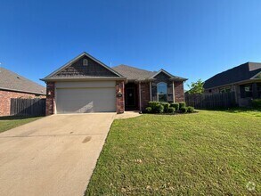 Building Photo - Stunning 3-Bedroom, 2-Bathroom Single Fami...