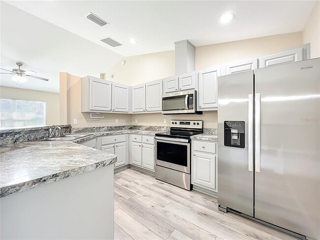 Building Photo - 1954 NW 21st Ave