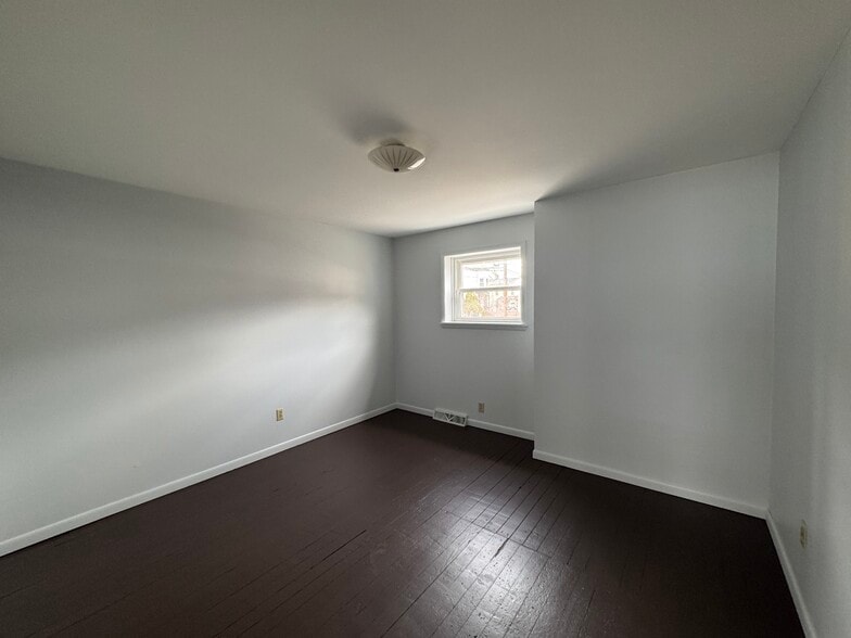 Bedroom 2 - 4400 Jacob St